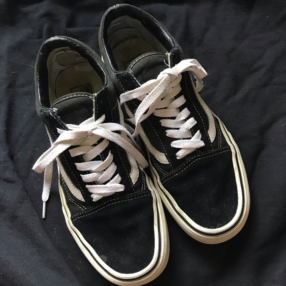 Old School Sk8 Hi Black Vans